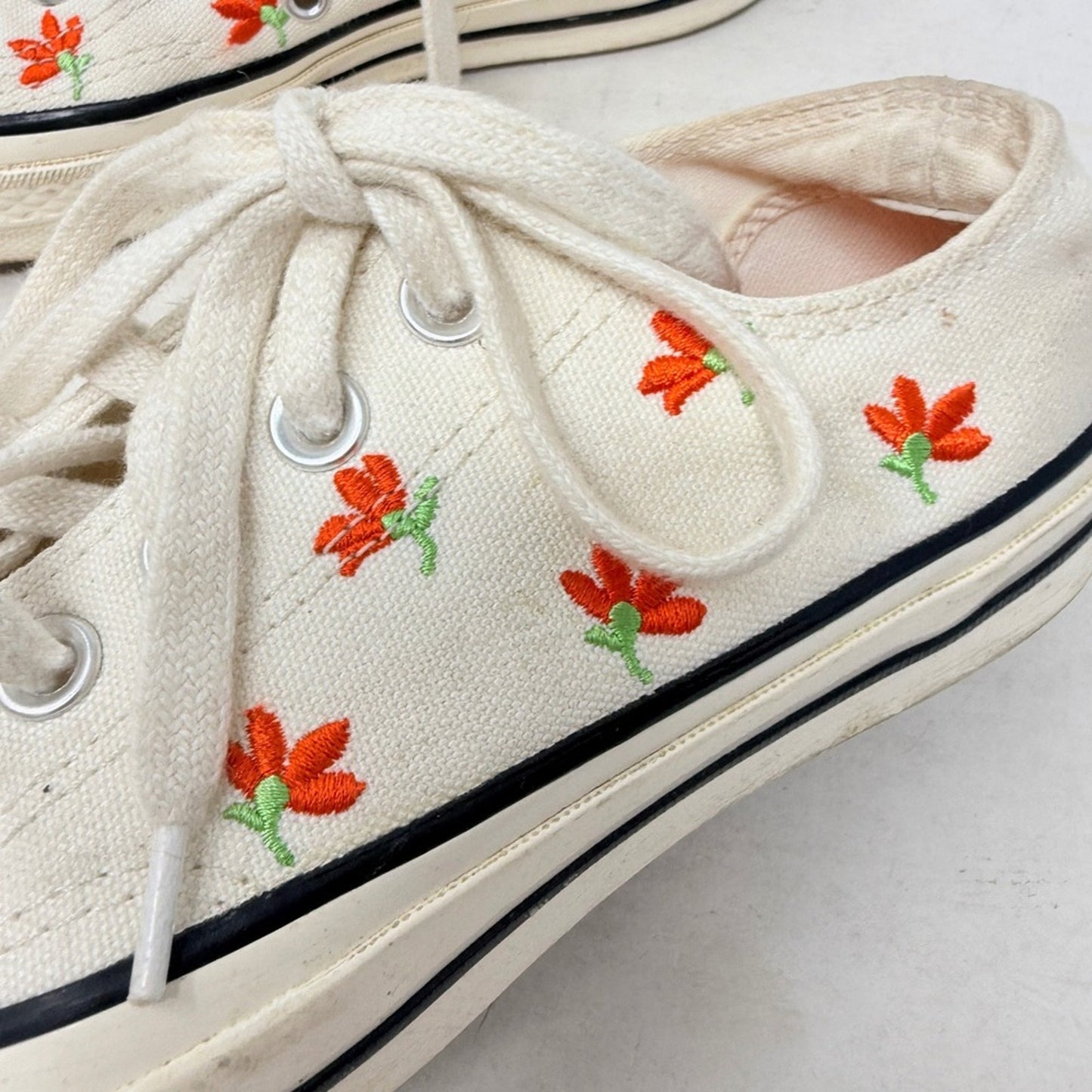 Converse Chuck Taylor All Star Low Top Floral Embroidered Sneakers Size 6.5