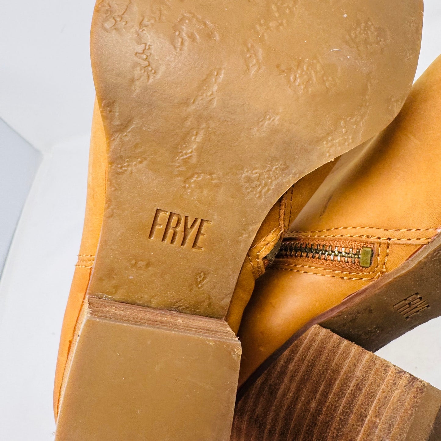 Frye Cara Short Ankle Boots Tan Leather Stacked Heel Western Style Size 7M