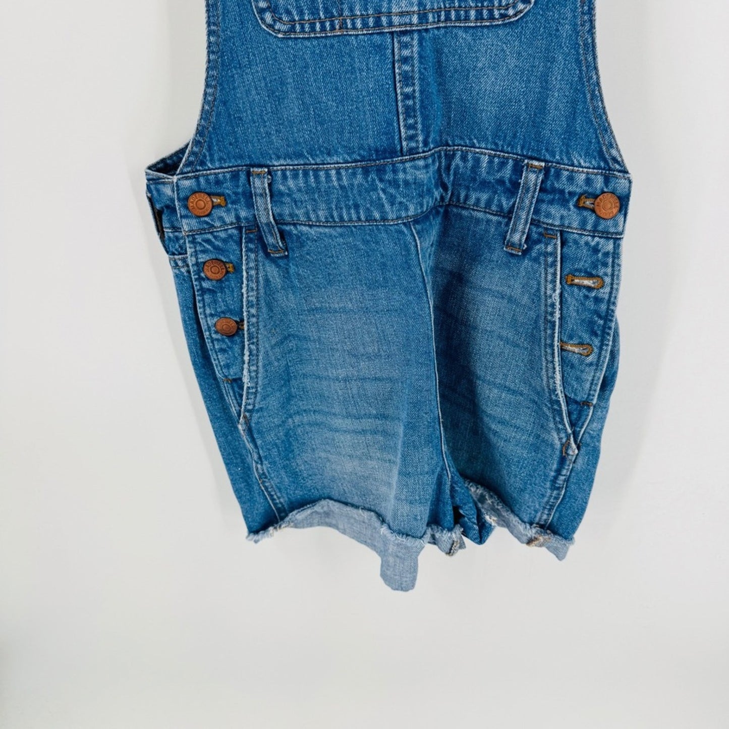 Madewell Medium Wash Denim Short Overalls Size S Raw Hem Coastal Summer Festival