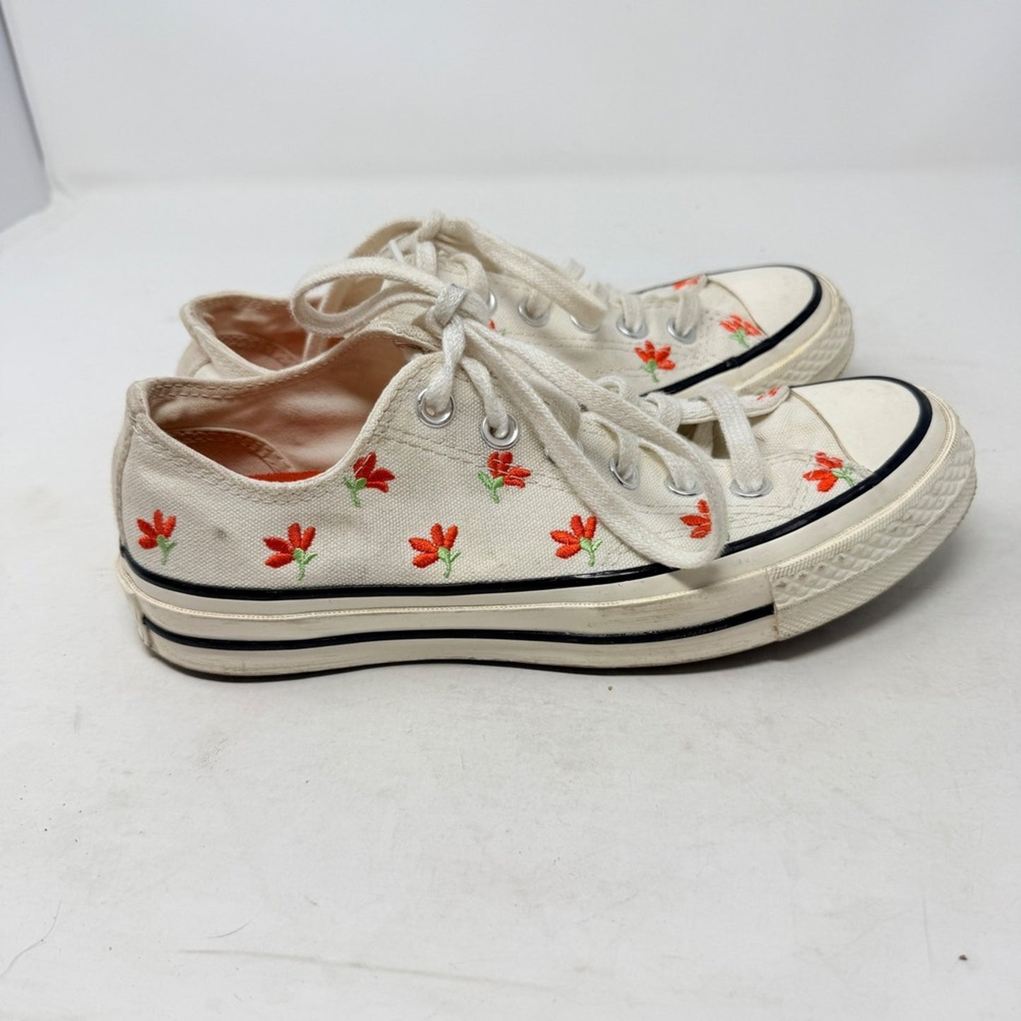 Converse Chuck Taylor All Star Low Top Floral Embroidered Sneakers Size 6.5