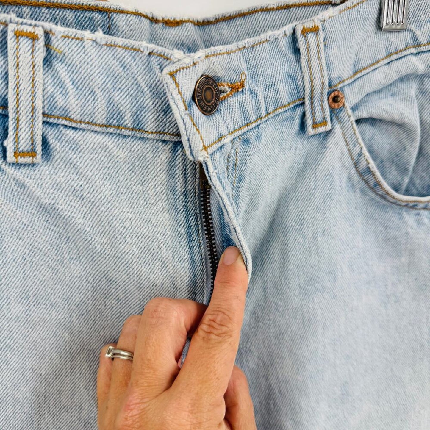 Vintage Levi’s Orange‎ Tab High Rise Straight Leg Jeans 8 Long Light Wash