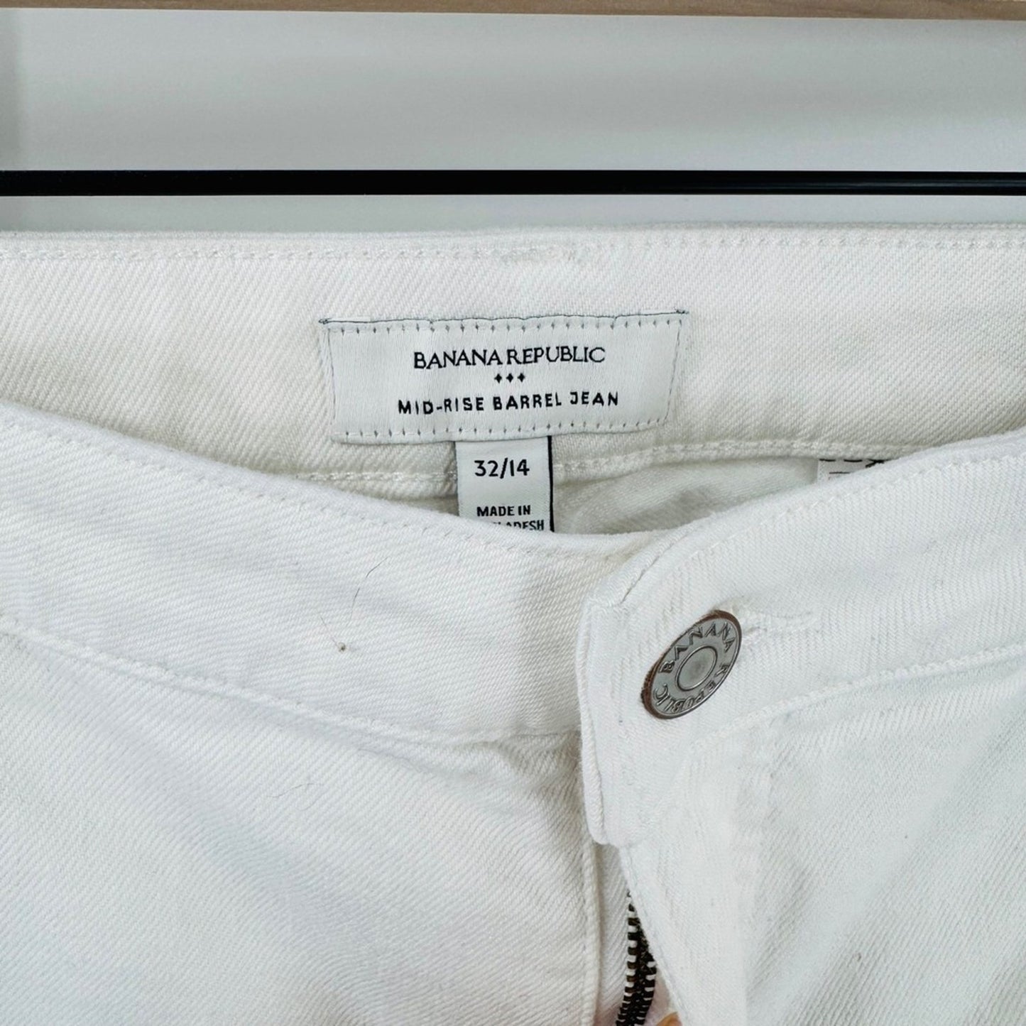 Banana Republic‎ Mid-Rise Barrel Jean Off-White Denim Size 32/14 Scandi Style