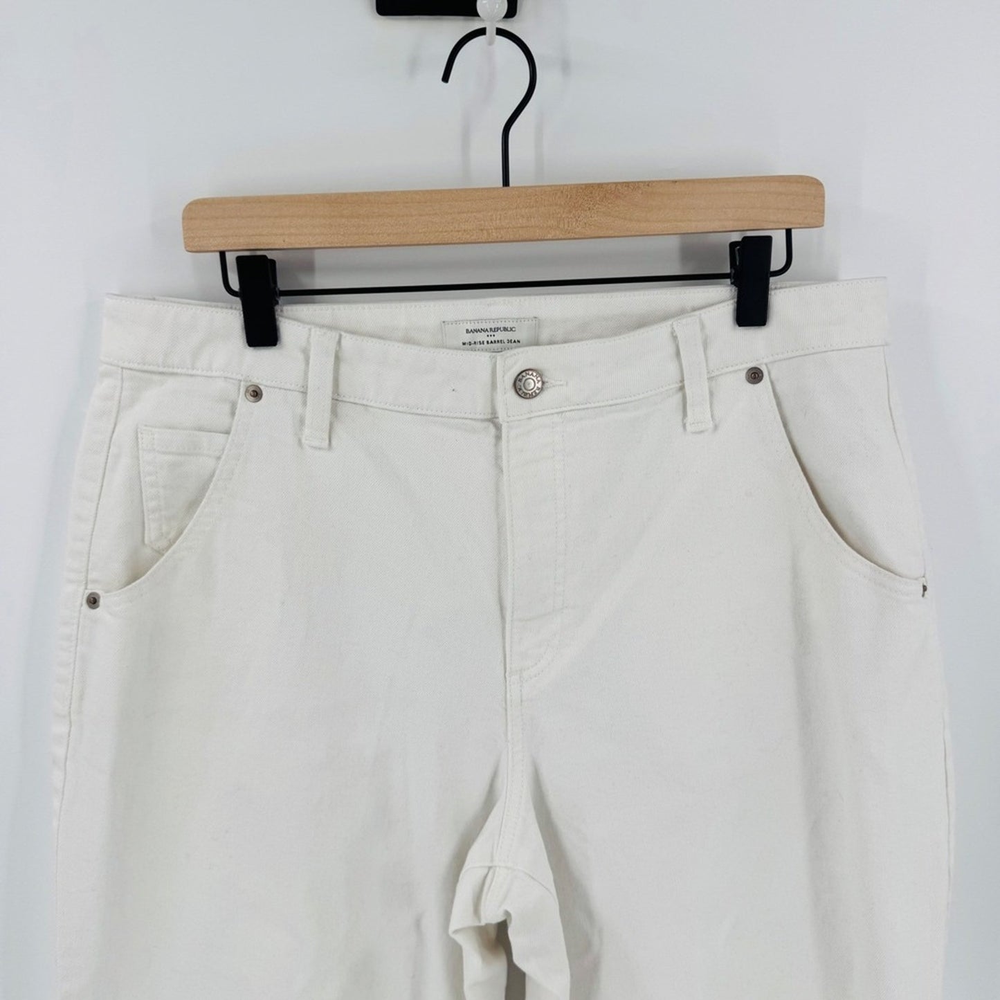 Banana Republic‎ Mid-Rise Barrel Jean Off-White Denim Size 32/14 Scandi Style