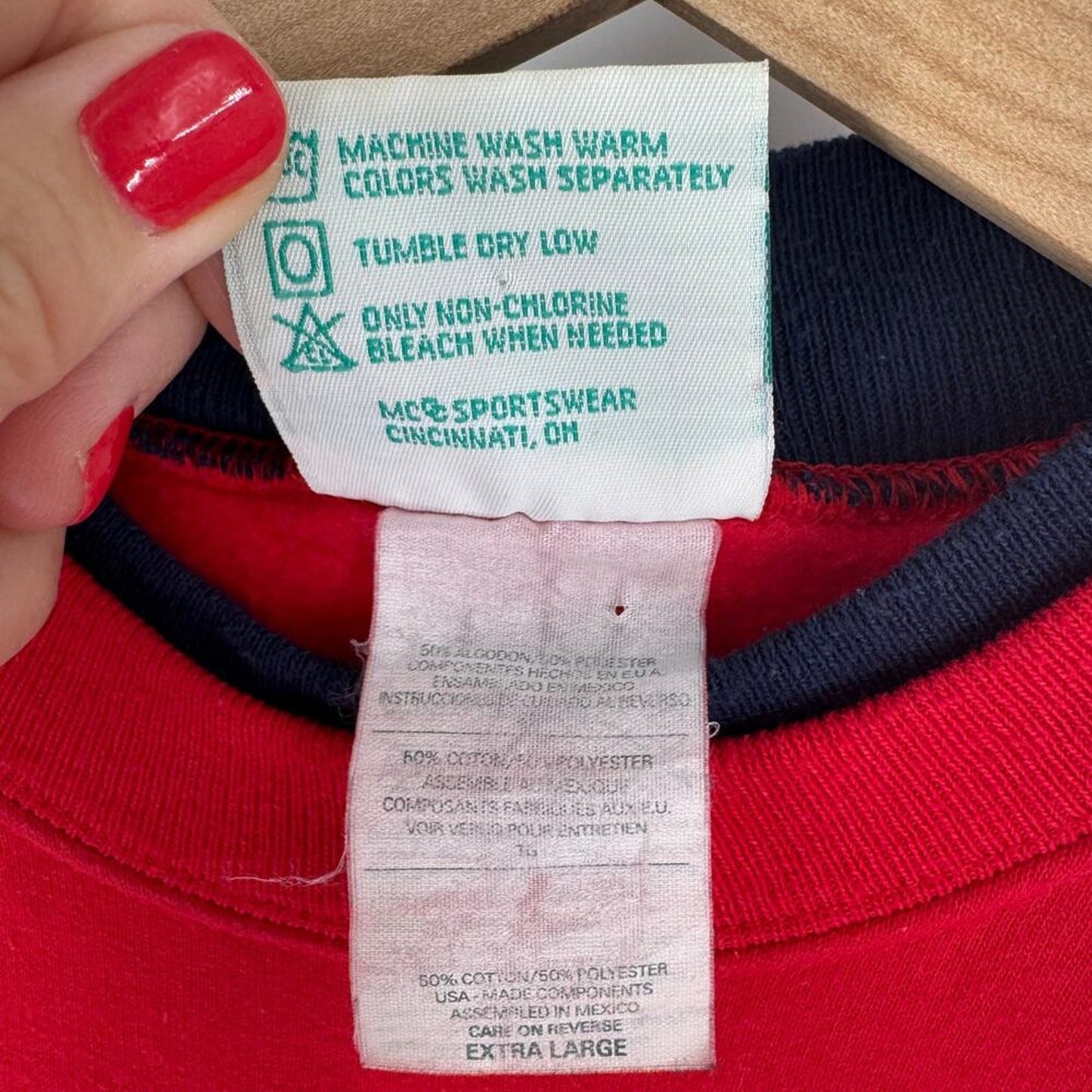 Y2K Millennium‎ USA 2000 Embroidered Red Sweatshirt Vintage XL Patriotic Vintage