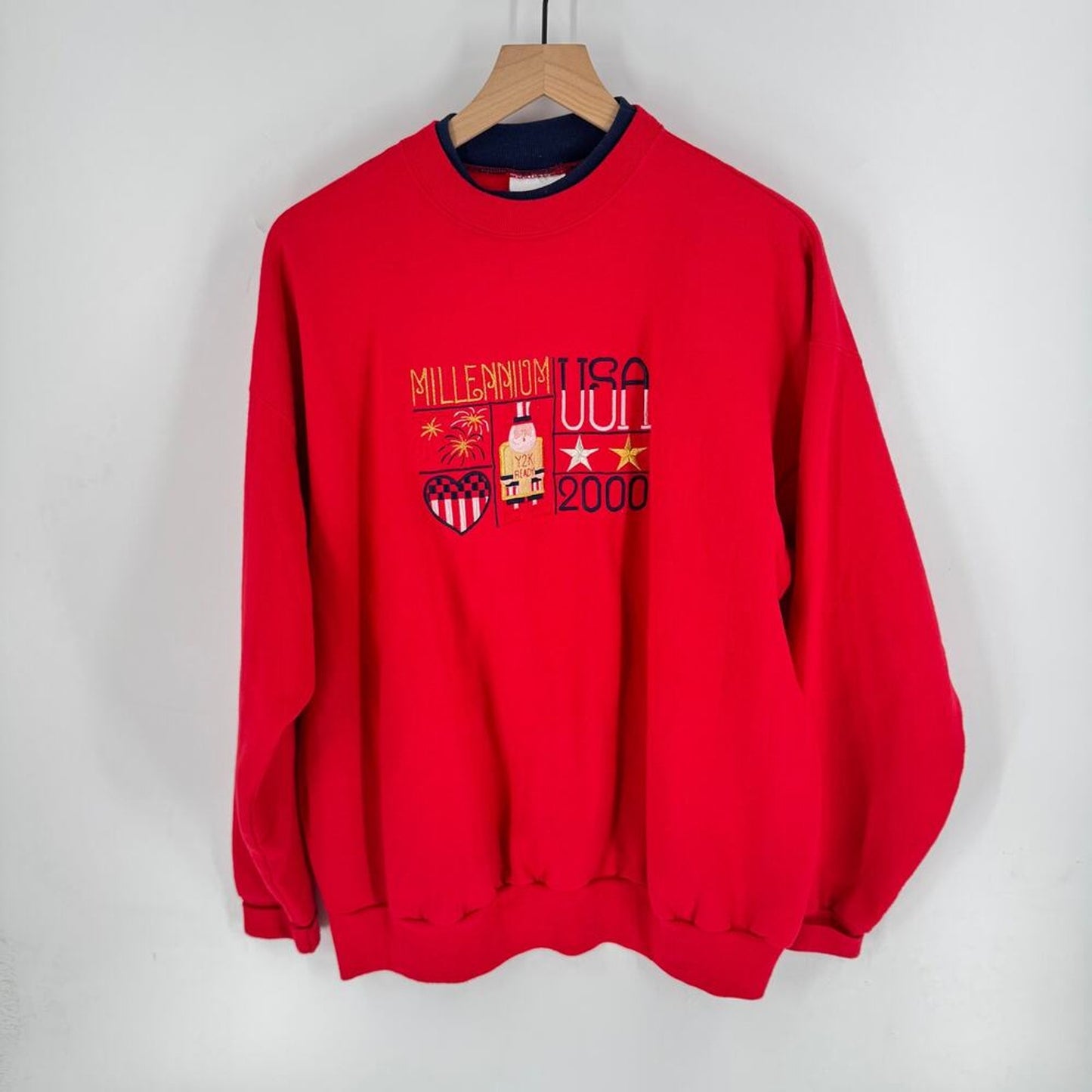 Y2K Millennium‎ USA 2000 Embroidered Red Sweatshirt Vintage XL Patriotic Vintage