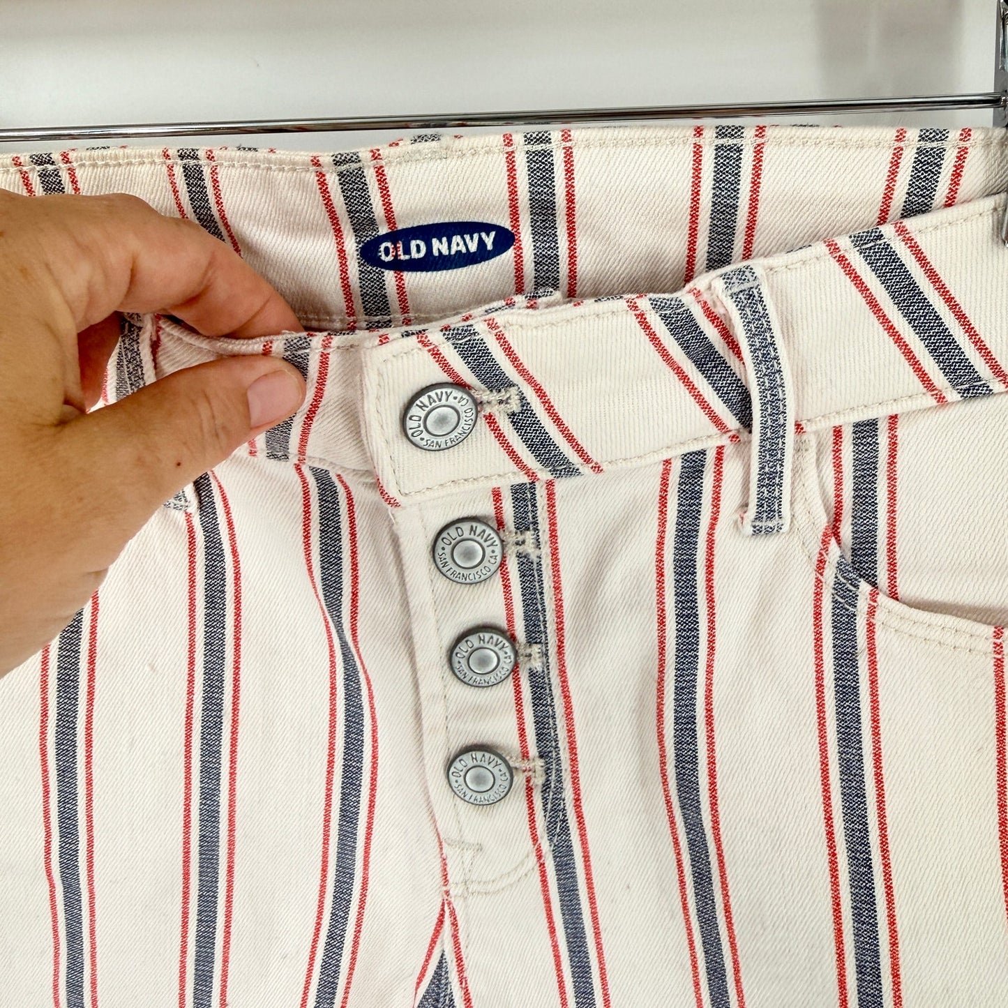 Old Navy Striped Shorts Cream Red Blue Size 6 Button Fly Coastal Americana