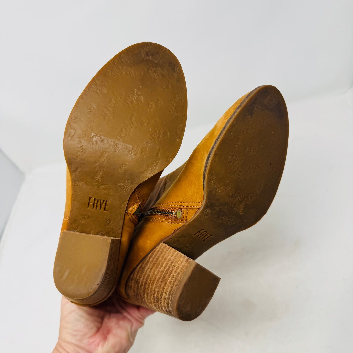 Frye Cara Short Ankle Boots Tan Leather Stacked Heel Western Style Size 7M