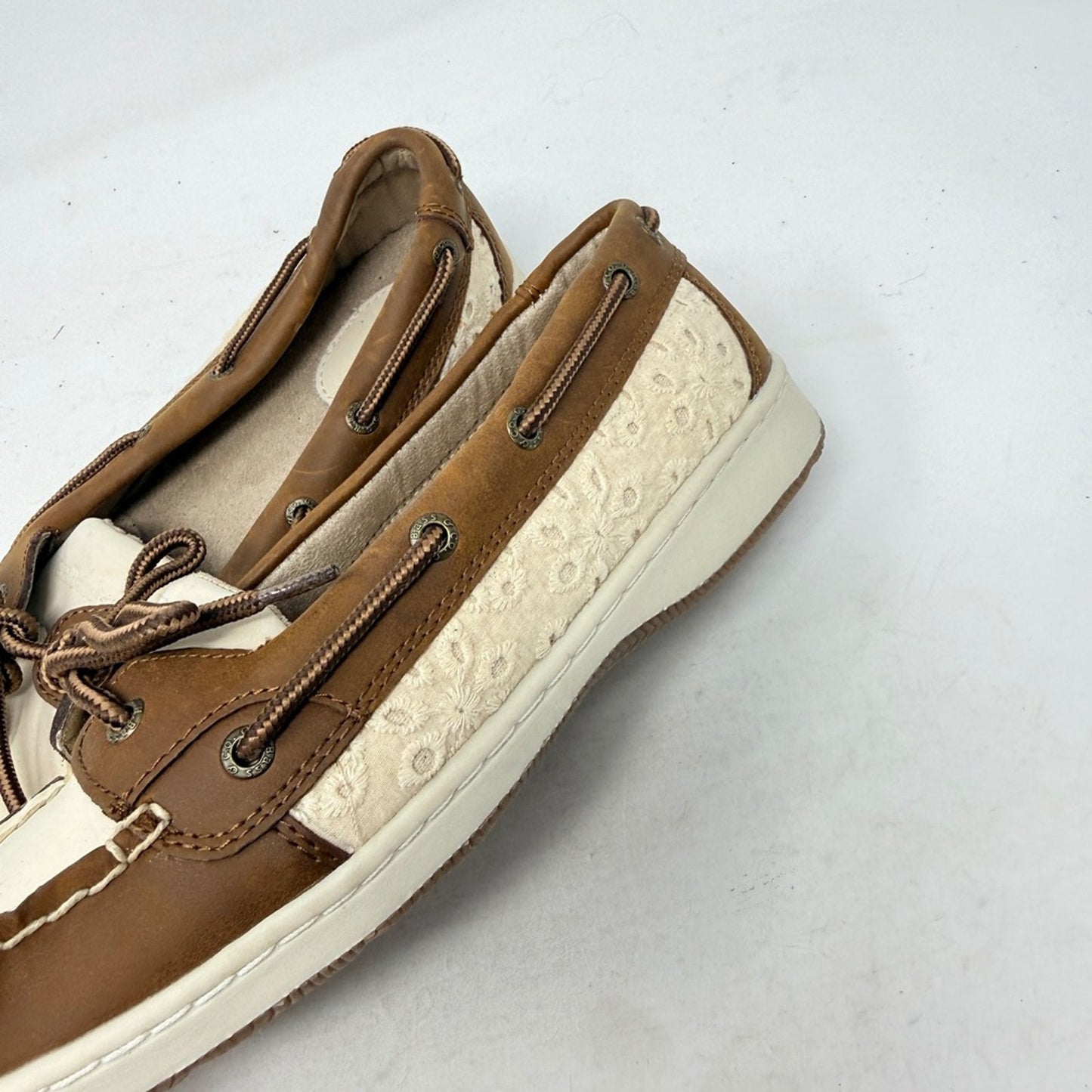 GH Bass Marlin Leather Boat Shoes Brown Ivory Lace Up Nautical Loafer Size 7.5M
