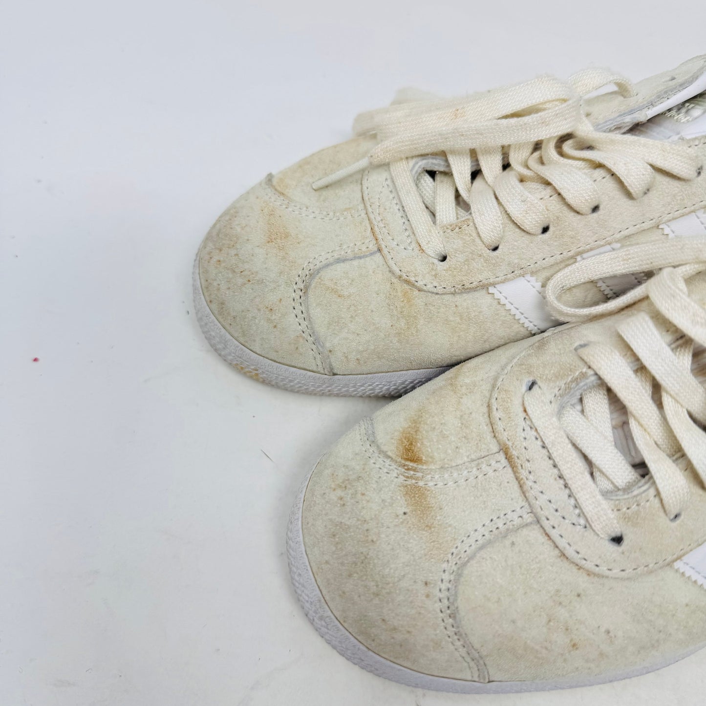 Adidas Gazelle Suede Sneakers Women’s Size 7.5 Beige White Classic Retro Shoes