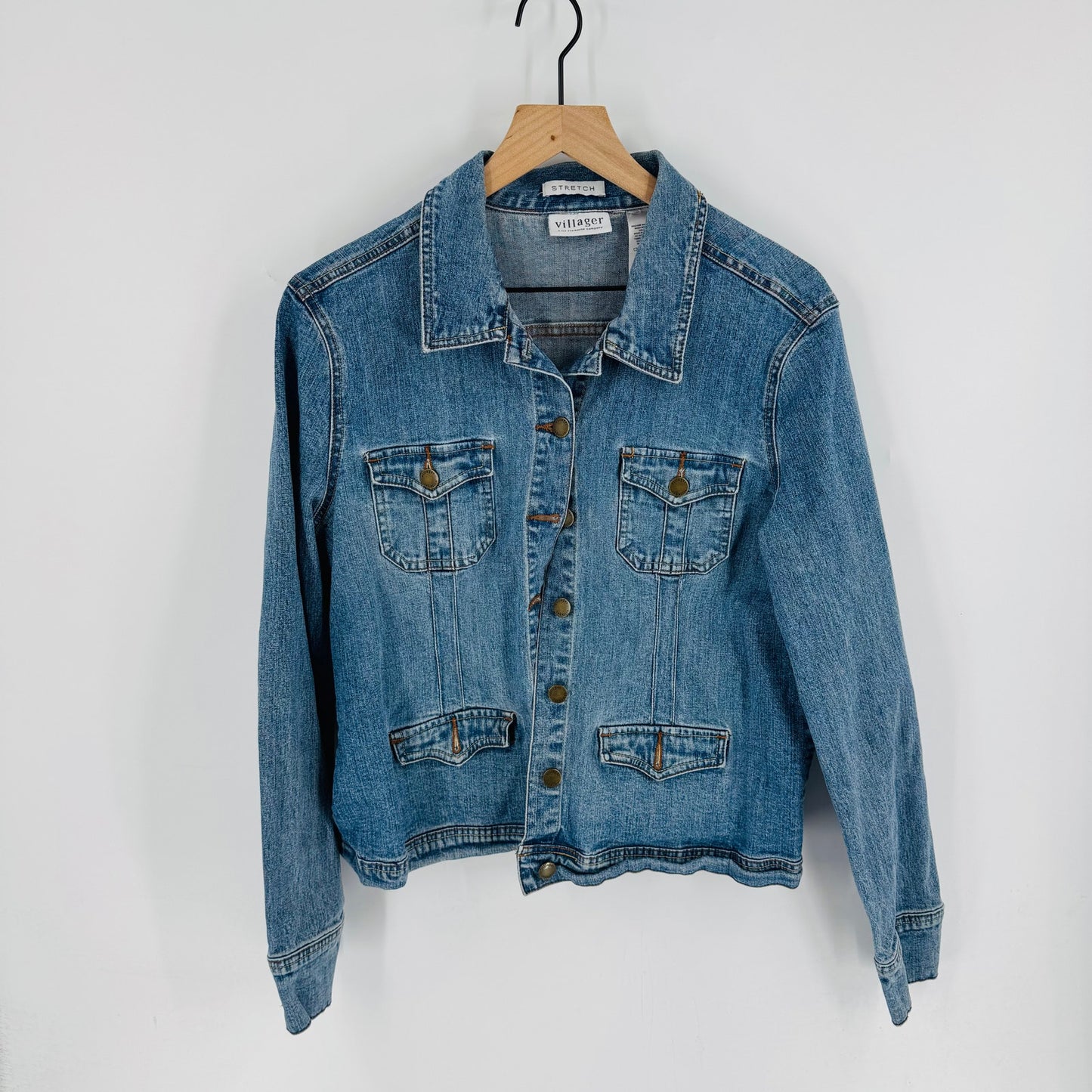Liz Claiborne Villager Denim Jean Jacket Button Front Women’s Large (21” Pit to Pit)