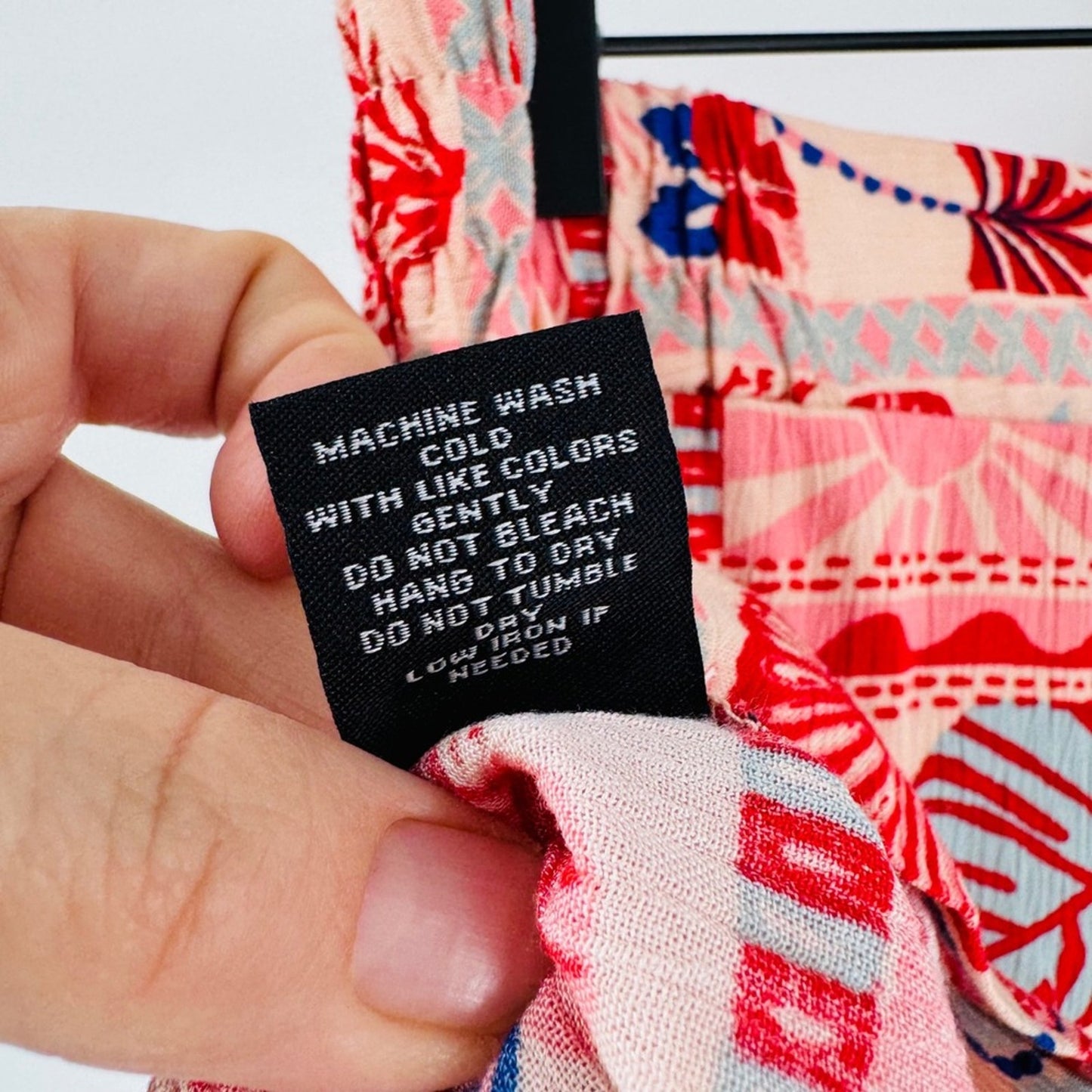 Robert Louis Shorts Elastic Waist Pull On Tie Front Rayon Printed Pattern Size M