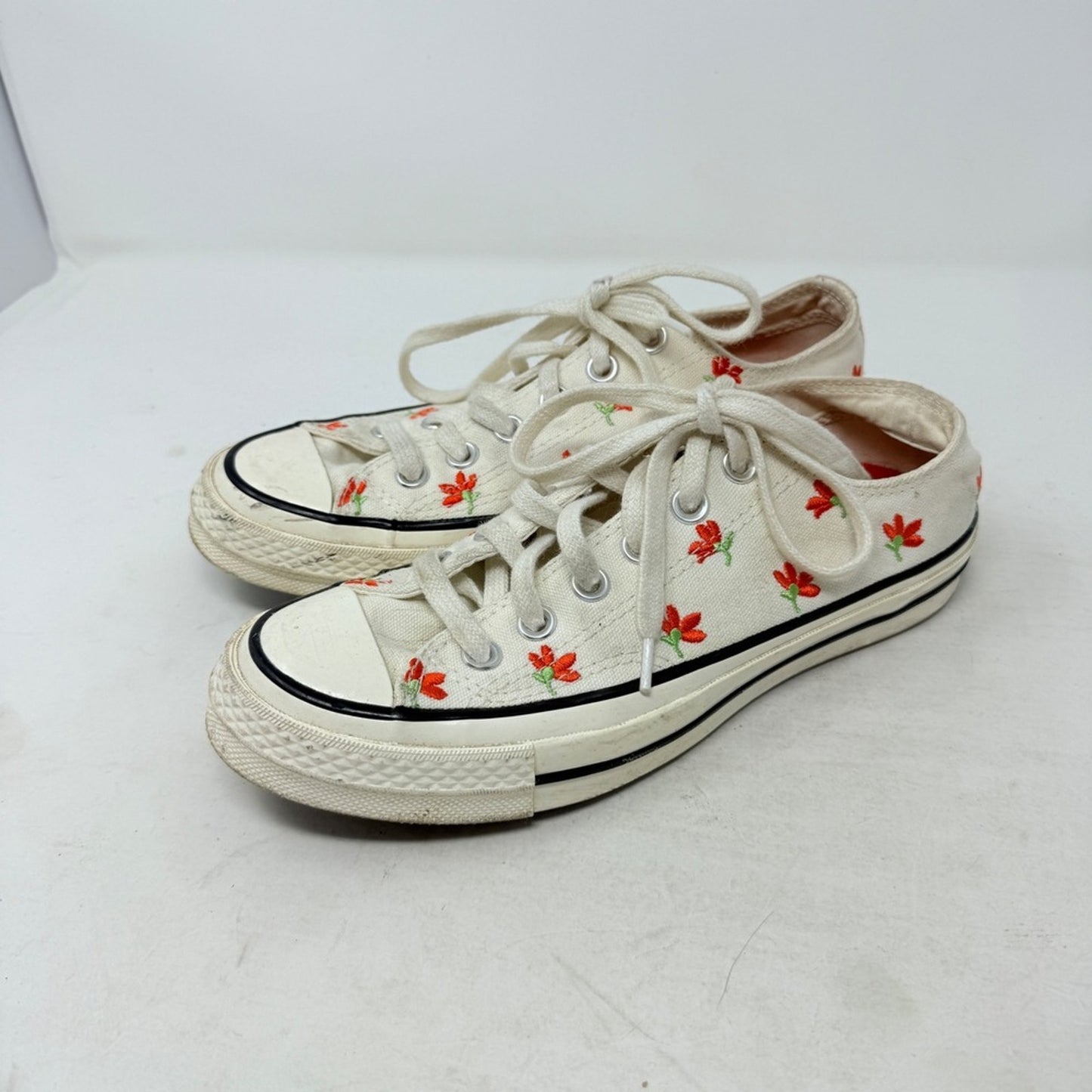 Converse Chuck Taylor All Star Low Top Floral Embroidered Sneakers Size 6.5