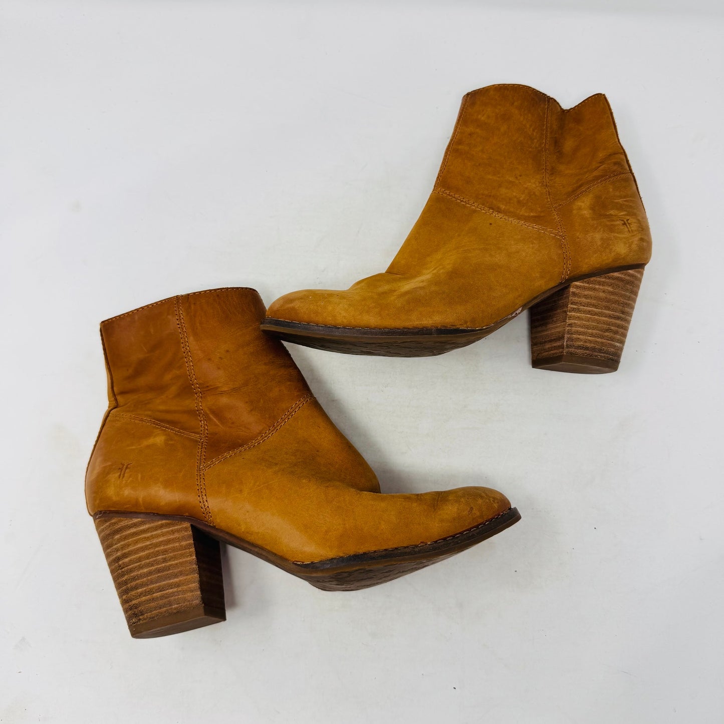 Frye Cara Short Ankle Boots Tan Leather Stacked Heel Western Style Size 7M