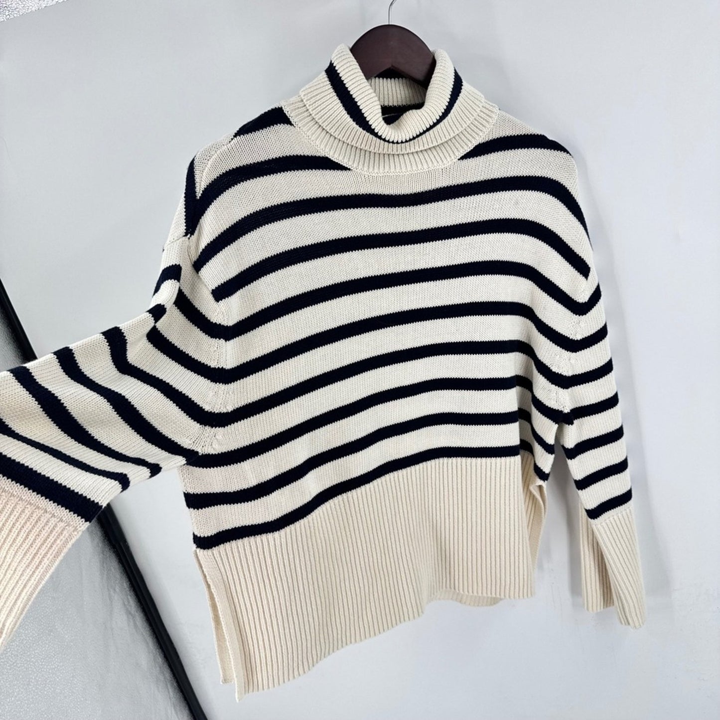 Gap 100% Cotton Turtleneck Cream Navy Striped Nautical Coastal Preppy Size XS