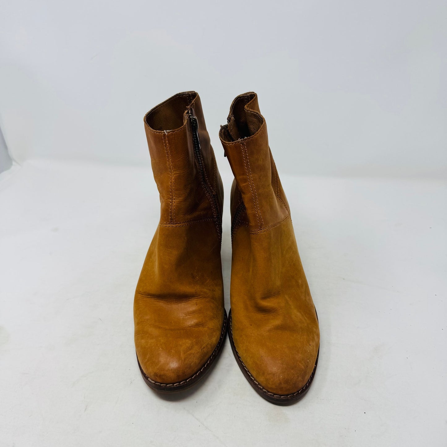 Frye Cara Short Ankle Boots Tan Leather Stacked Heel Western Style Size 7M
