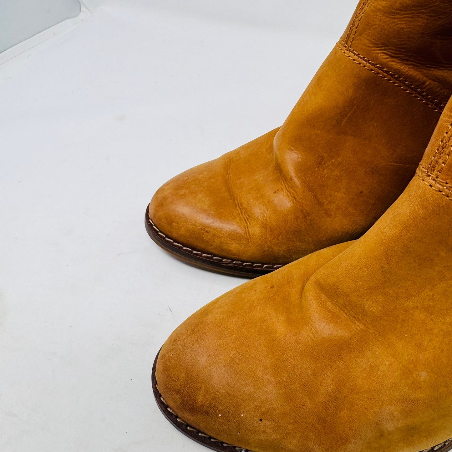 Frye Cara Short Ankle Boots Tan Leather Stacked Heel Western Style Size 7M