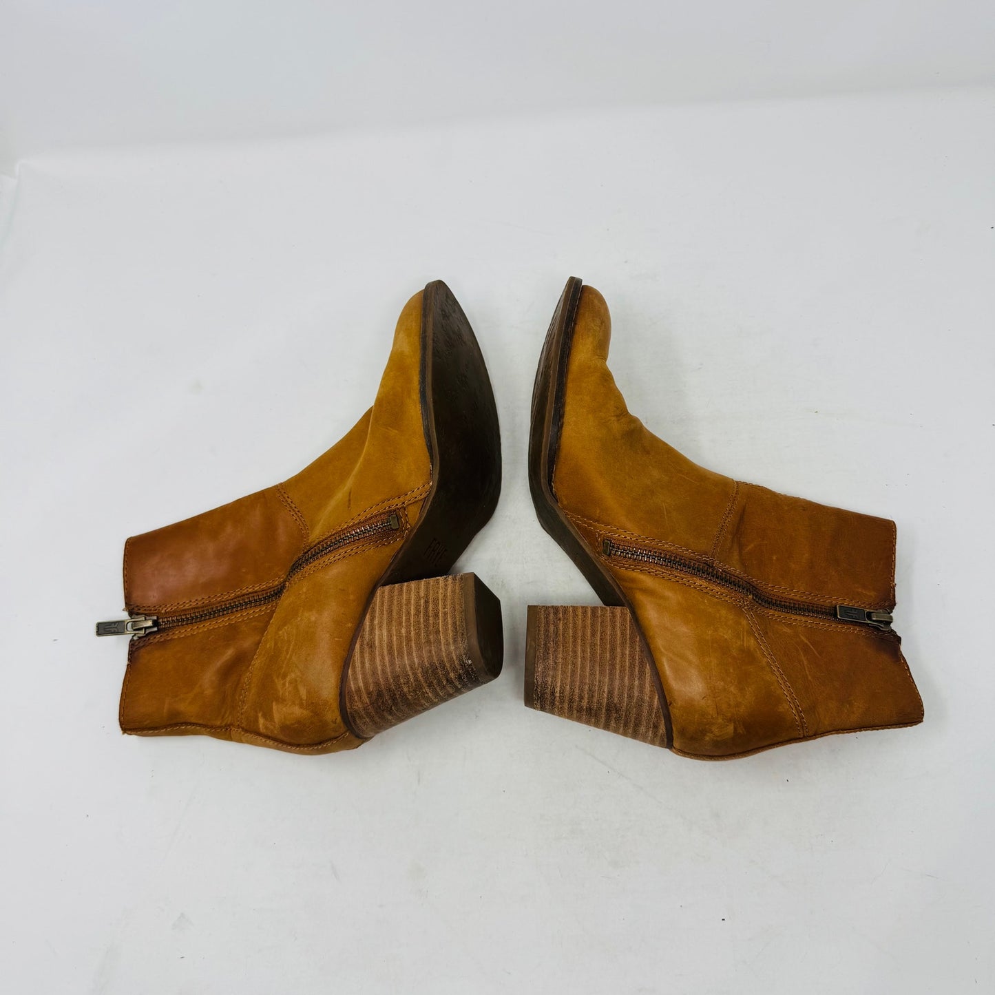 Frye Cara Short Ankle Boots Tan Leather Stacked Heel Western Style Size 7M
