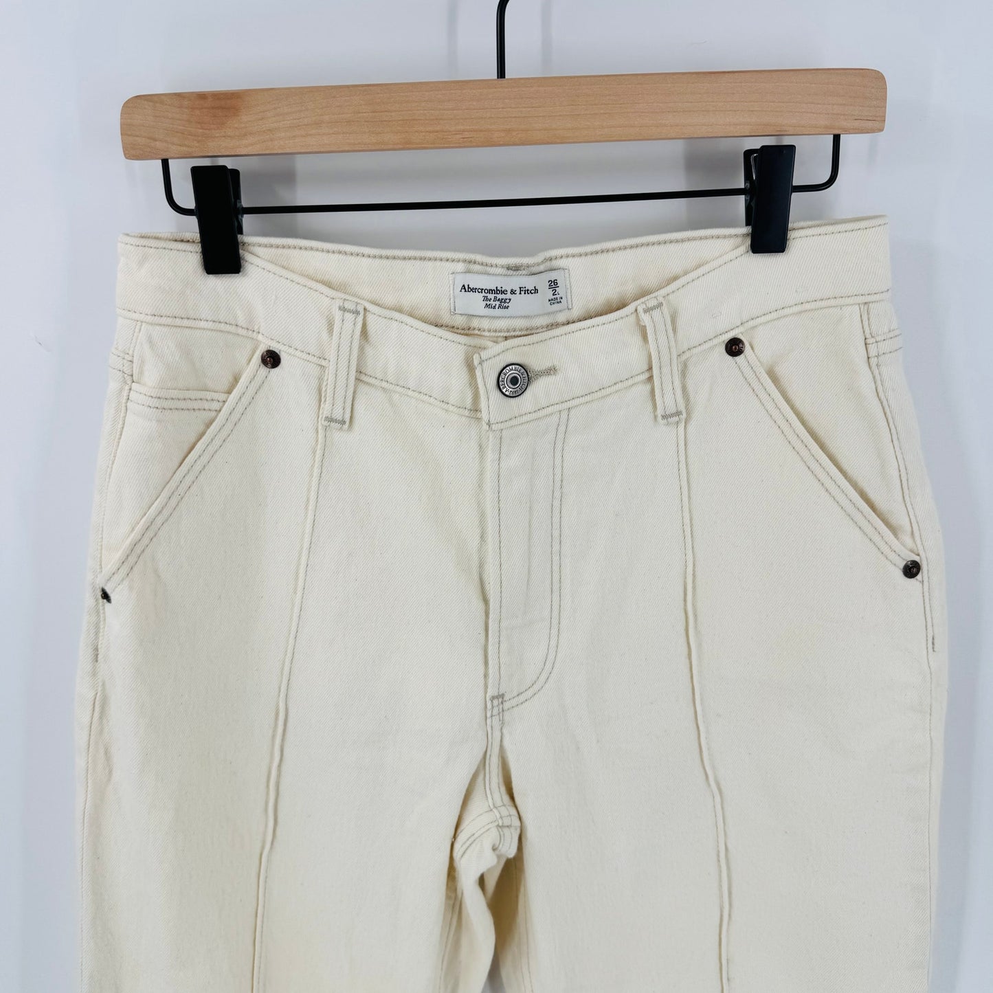 Abercrombie & Fitch Baggy High Rise Jeans Cream White Size 2 Clean Neutral