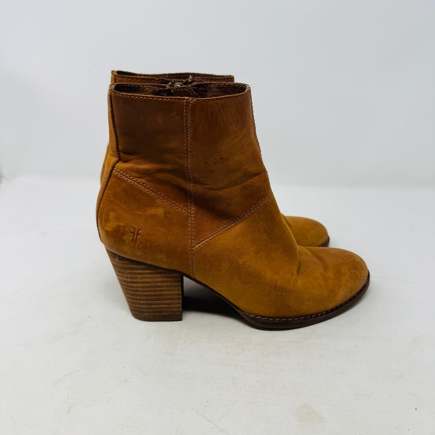 Frye Cara Short Ankle Boots Tan Leather Stacked Heel Western Style Size 7M