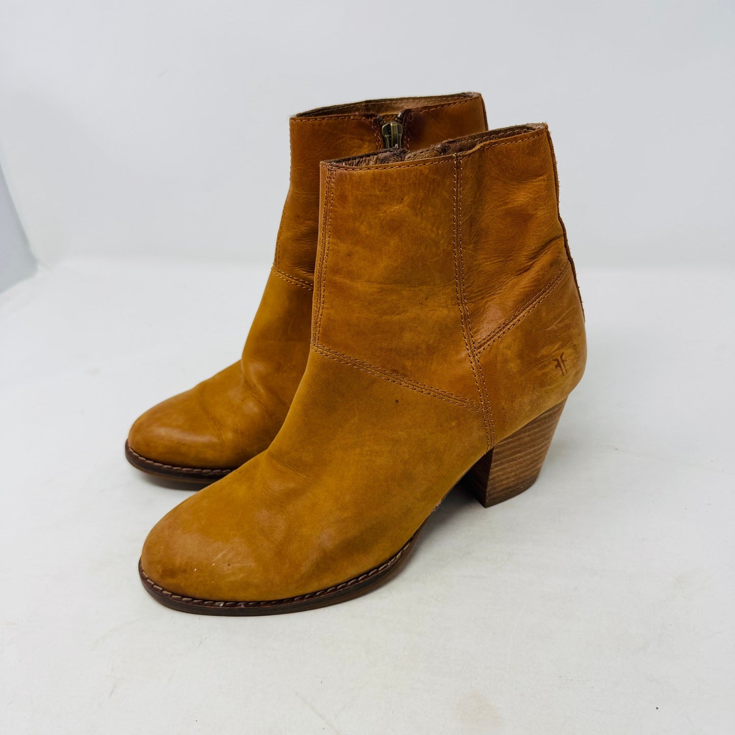 Frye Cara Short Ankle Boots Tan Leather Stacked Heel Western Style Size 7M